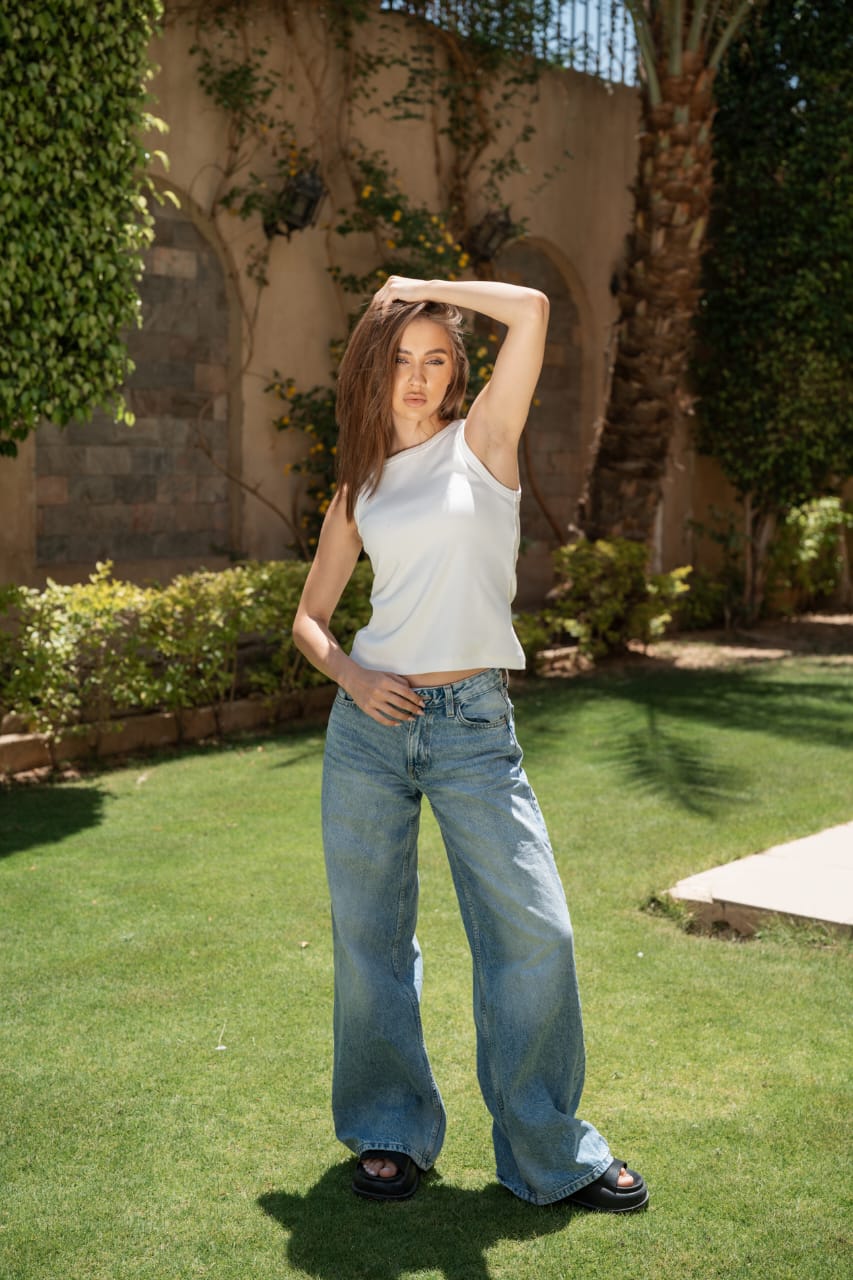 Basic sleeveless top