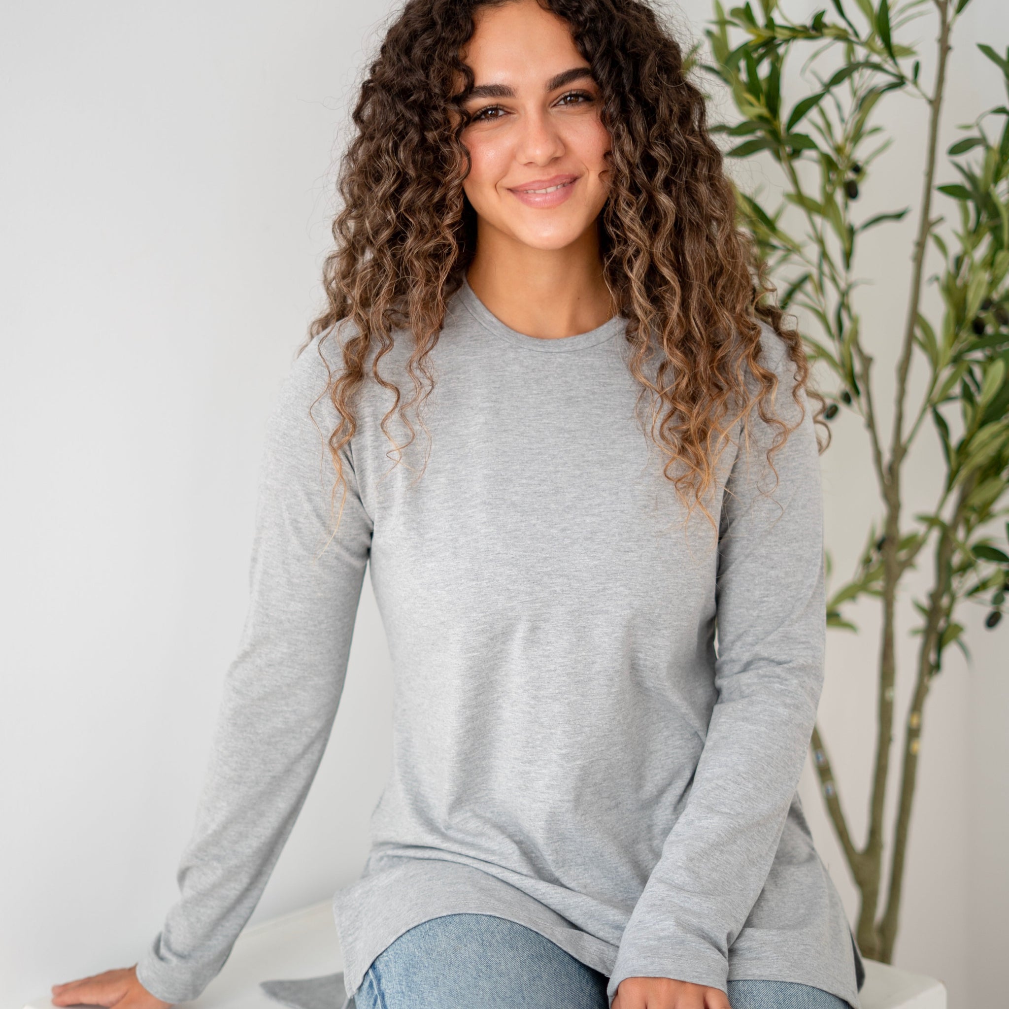 Long-slevee high-low shirt