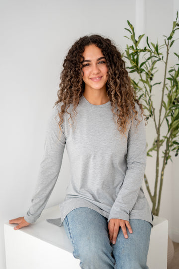 Long-slevee high-low shirt